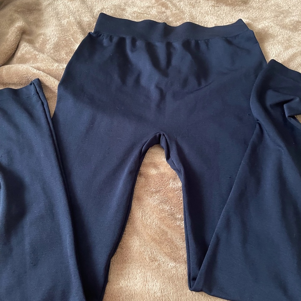 Ladies’ navy blue leggings